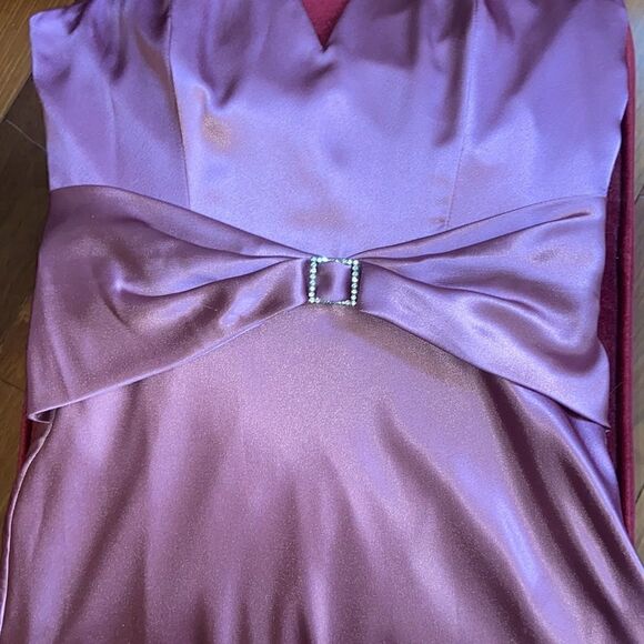 Violet Halter Ball Gown Size: 8 - Picture 5 of 9